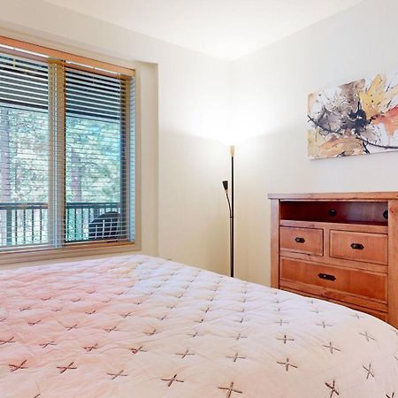 Mammoth Green 118 Located On Sierra Star Golf Course, Private Patio, Summer Pool Condo マンモス・レイクス エクステリア 写真