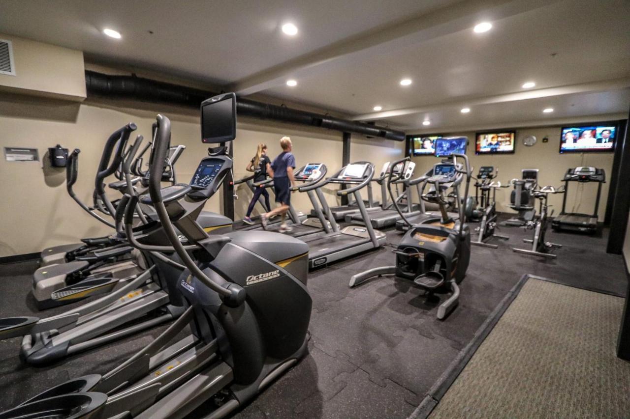 Mammoth Green 118 Located On Sierra Star Golf Course, Private Patio, Summer Pool Condo マンモス・レイクス エクステリア 写真