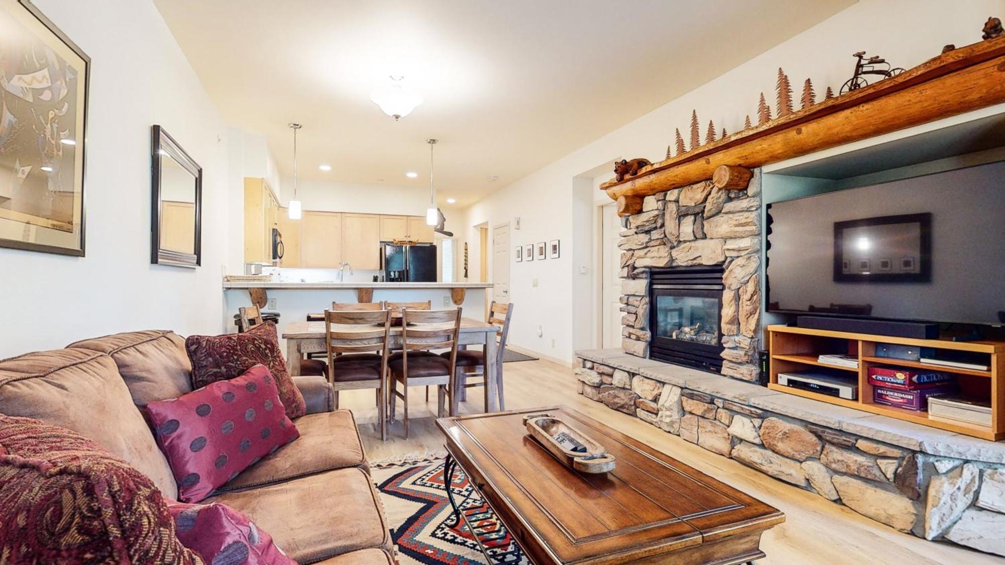 Mammoth Green 118 Located On Sierra Star Golf Course, Private Patio, Summer Pool Condo マンモス・レイクス エクステリア 写真